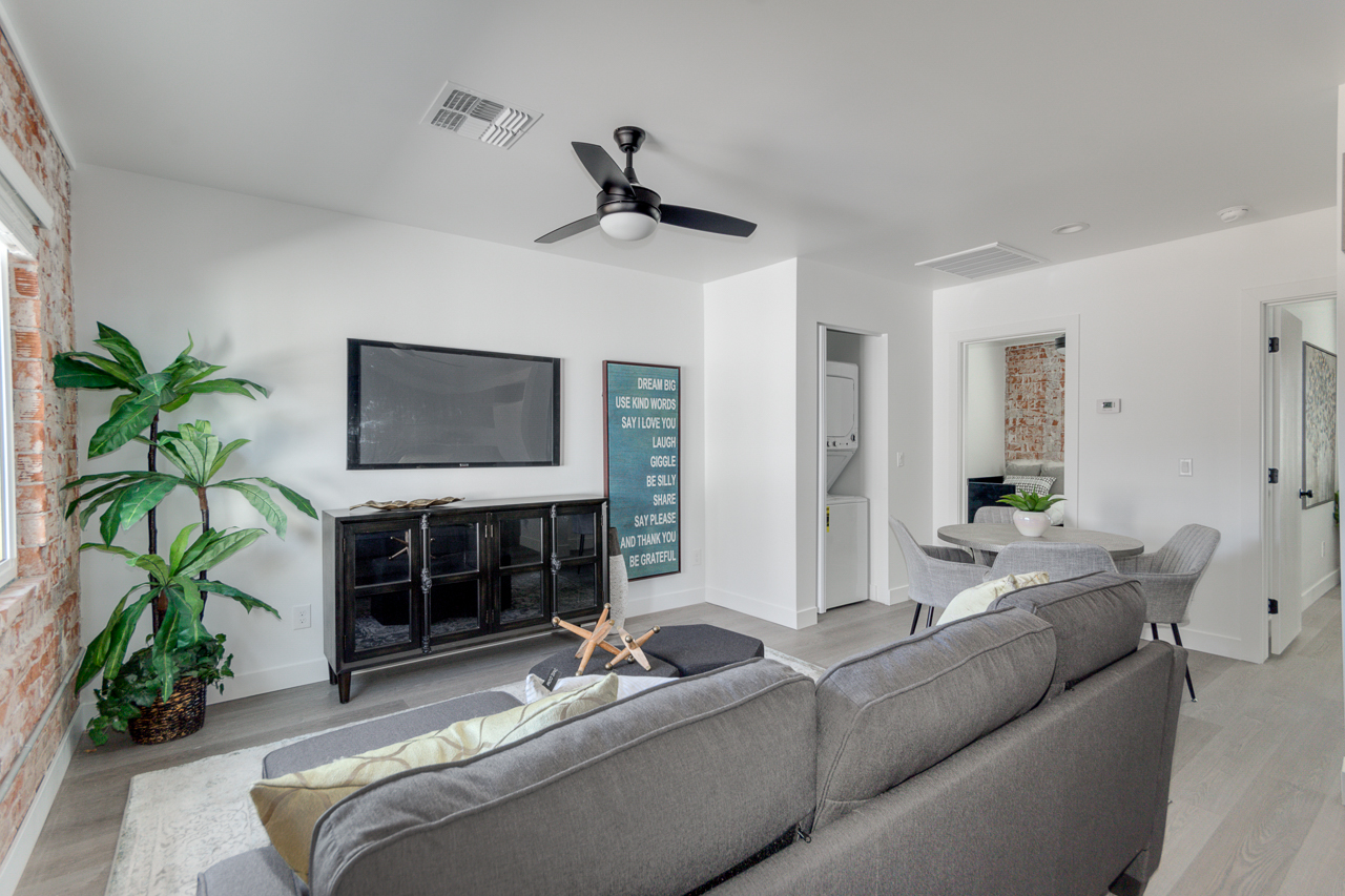 2512 East Thomas Road - 10